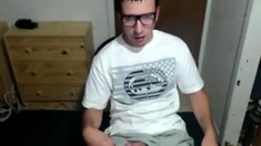 Nerdy Twink Cums on Cam