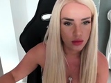 amateur blonde solo webcam