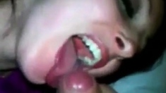 Hot girlfriend loves cum in her mouth